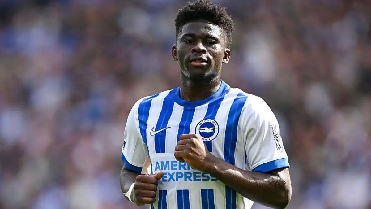 Three Premier League midfielders on Manchester United’s radar